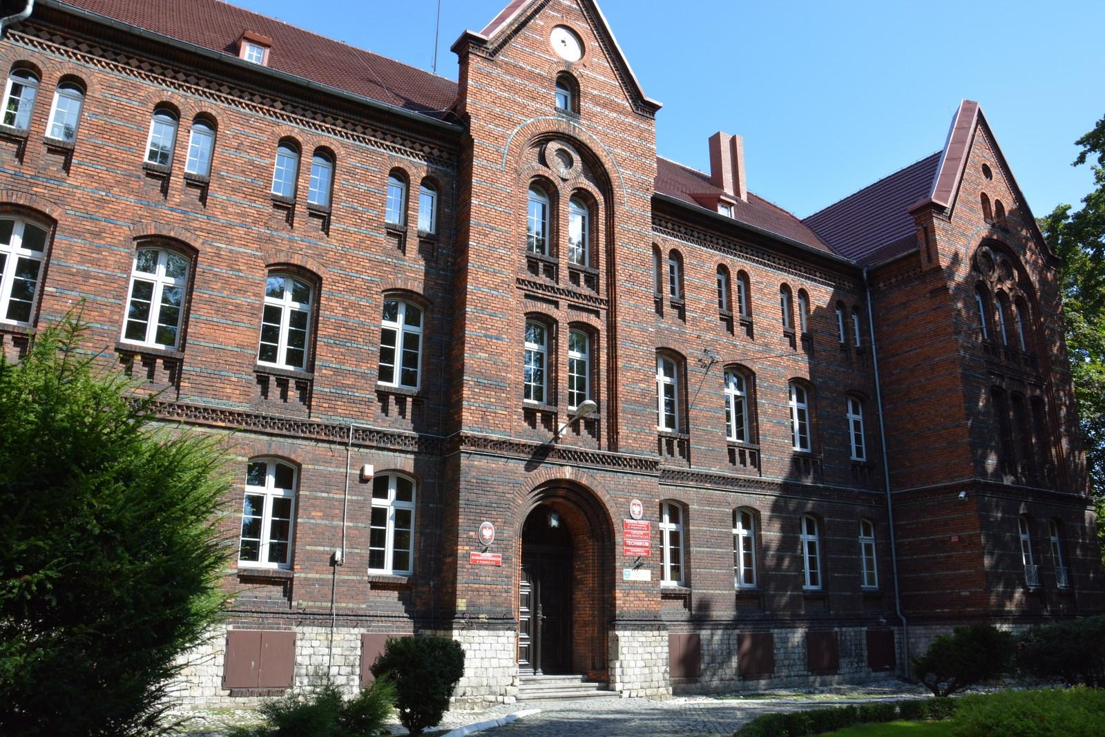 Zespół szkół w Pyskowicach