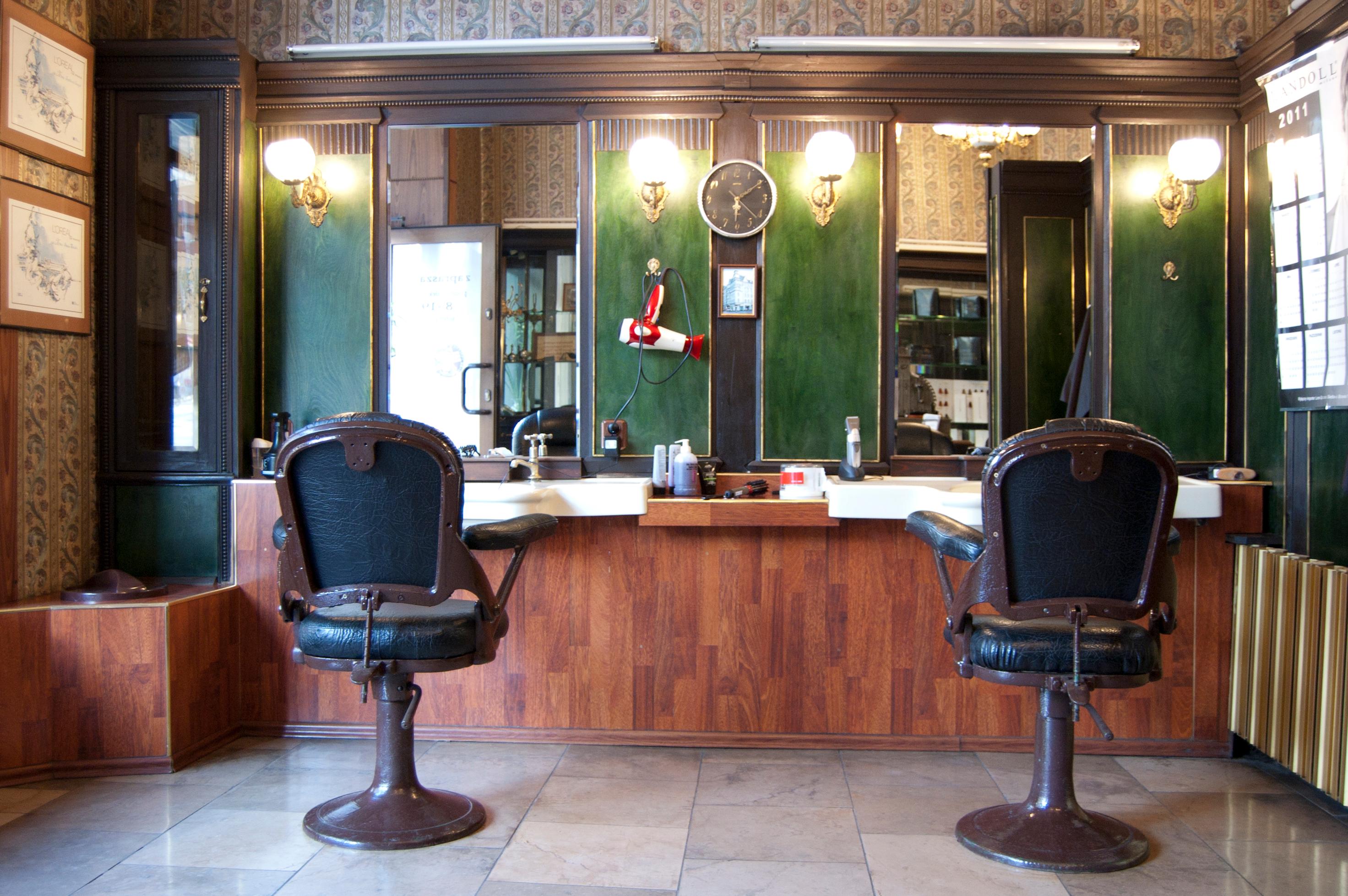 Wnętrze salonu fryzjerskiego