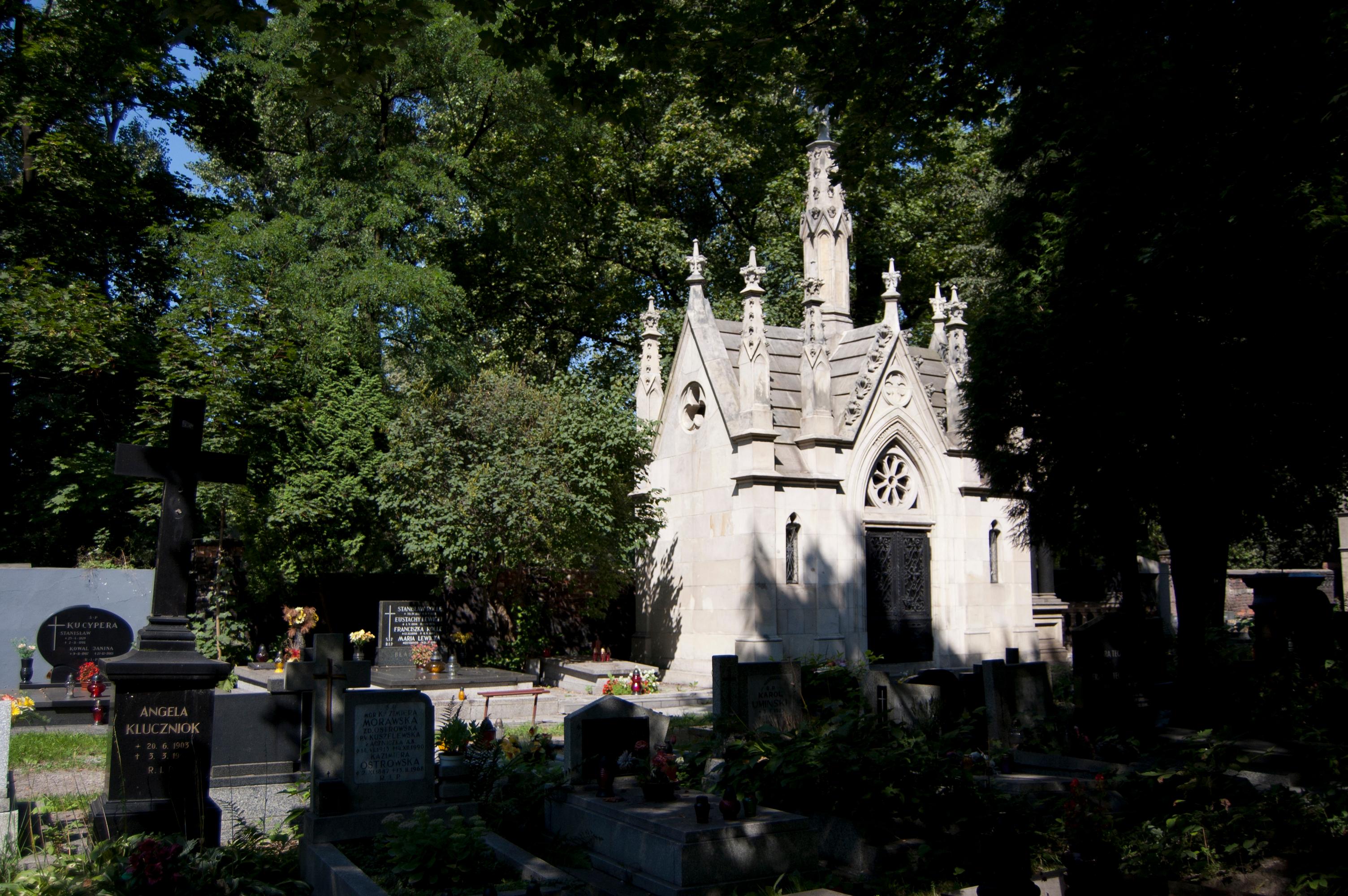Kościół na cmentarzu