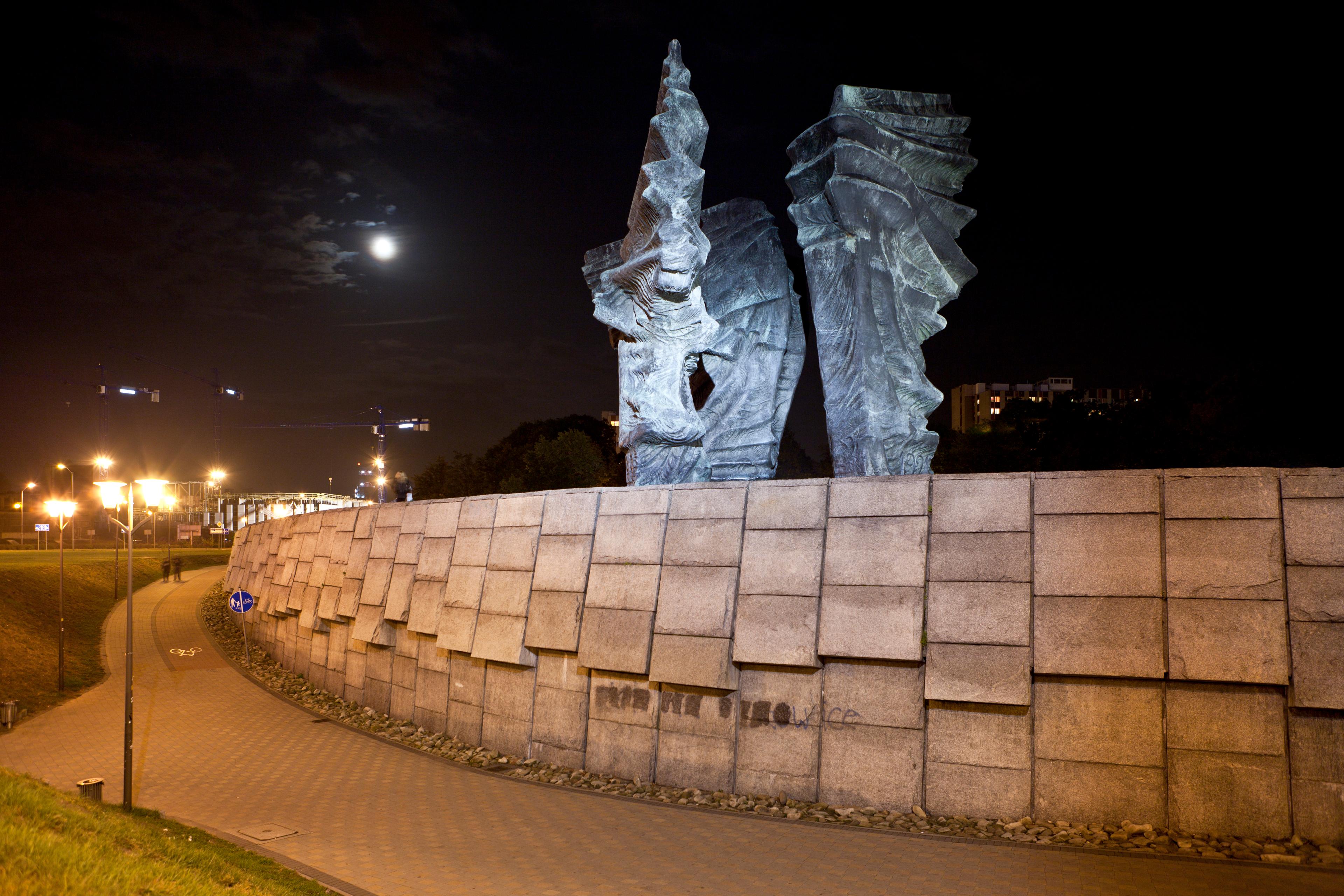Pomnik Powstańców Śląskich w centrum Katowic