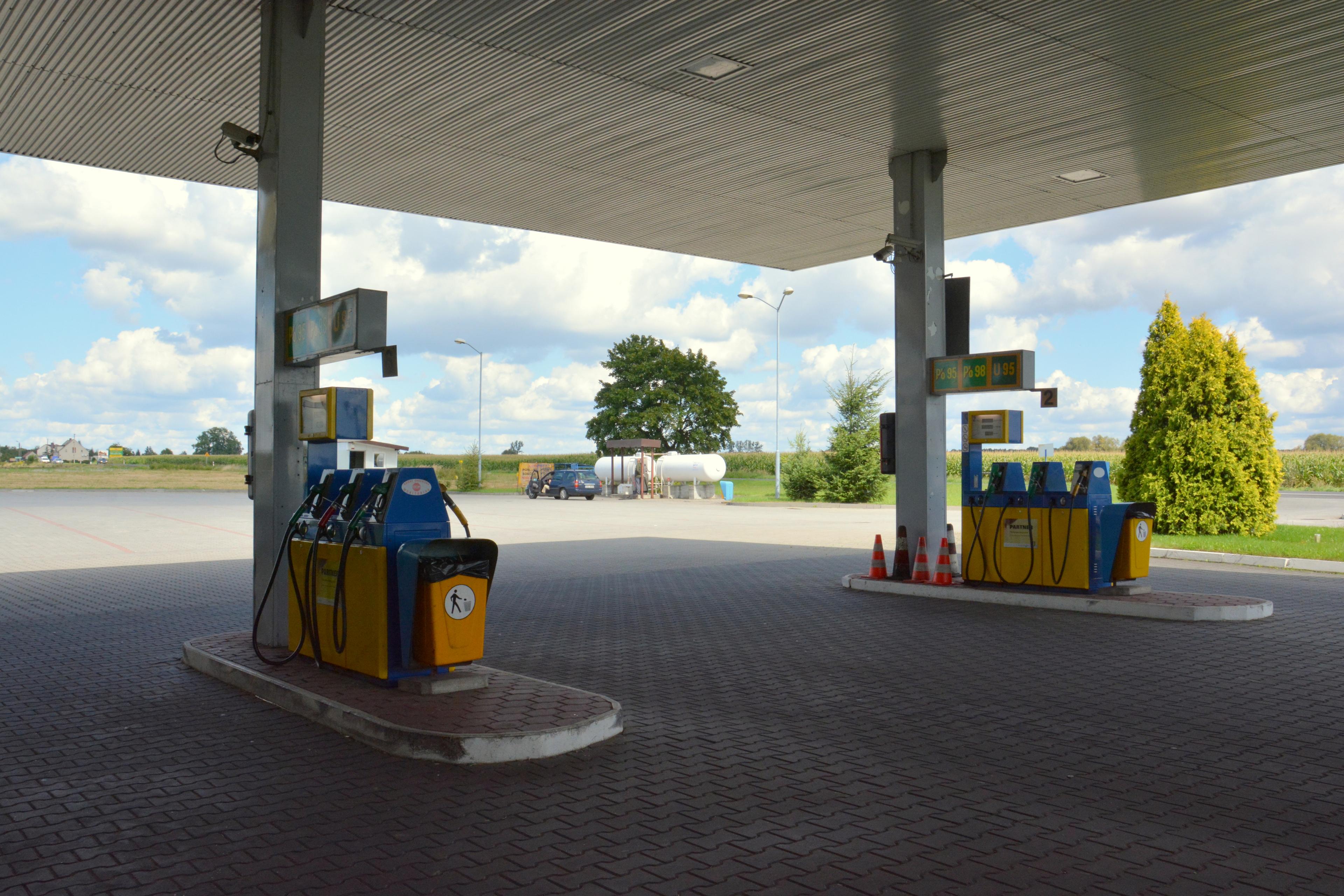 Stacja benzynowa w Toszku