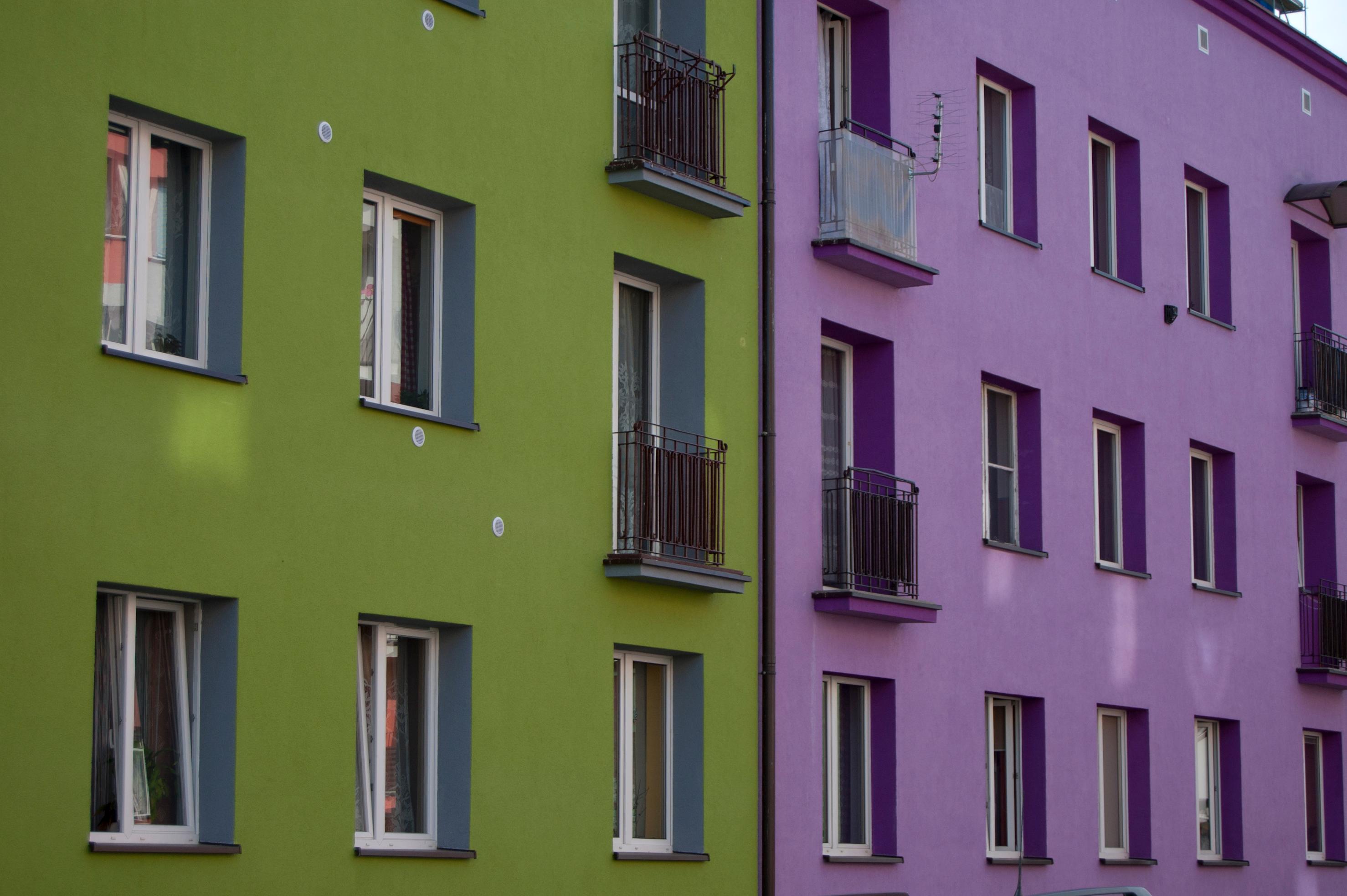 Kolorowe bloki mieszkalne