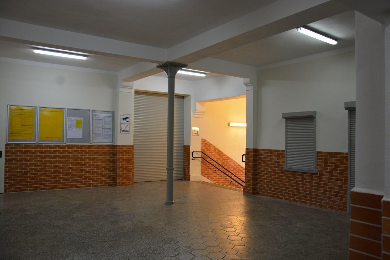 Wnętrze budynku dworca