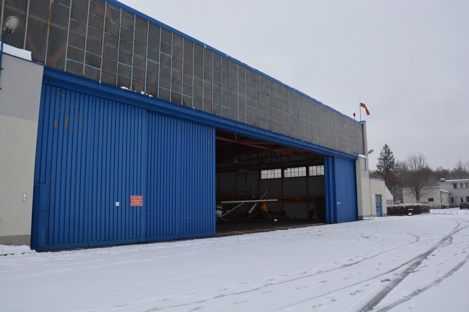 Hangar lotniczy
