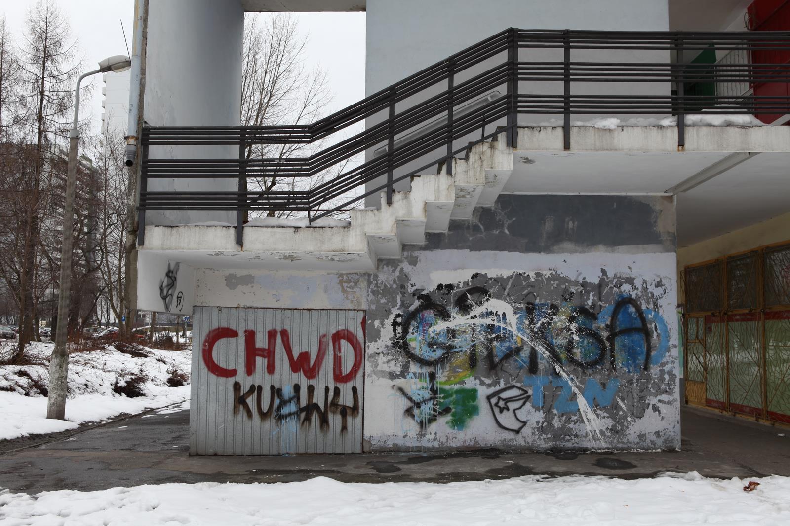 Pawilon handlowy ze schodami