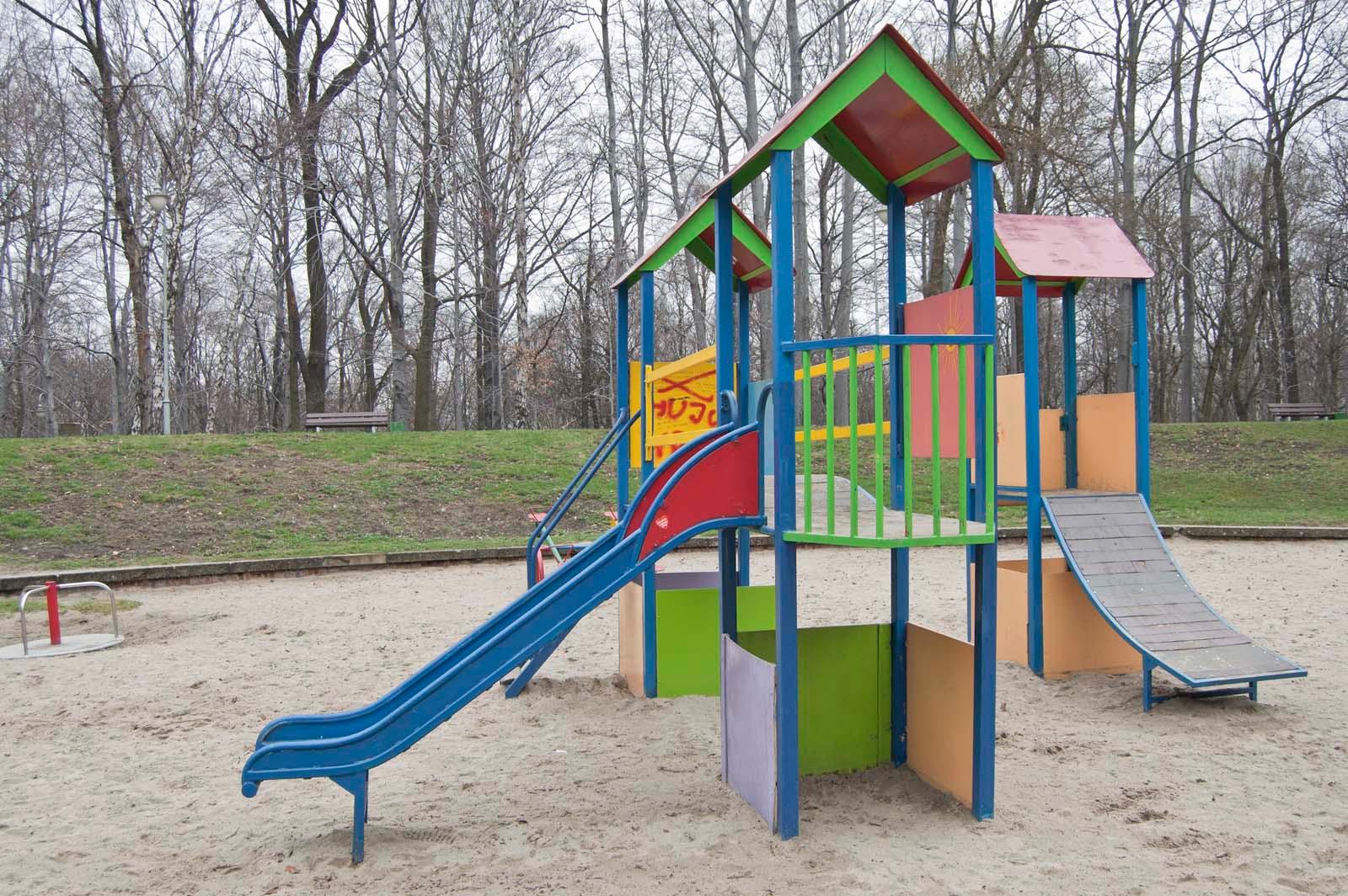 Współczesny plac zabaw w Katowicach