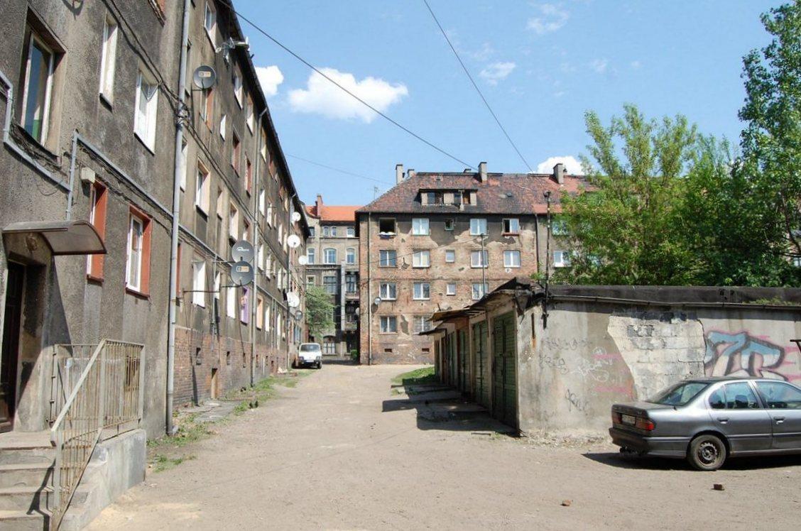 Zlokalizowane w starej części Bytomia śląskie podwórko