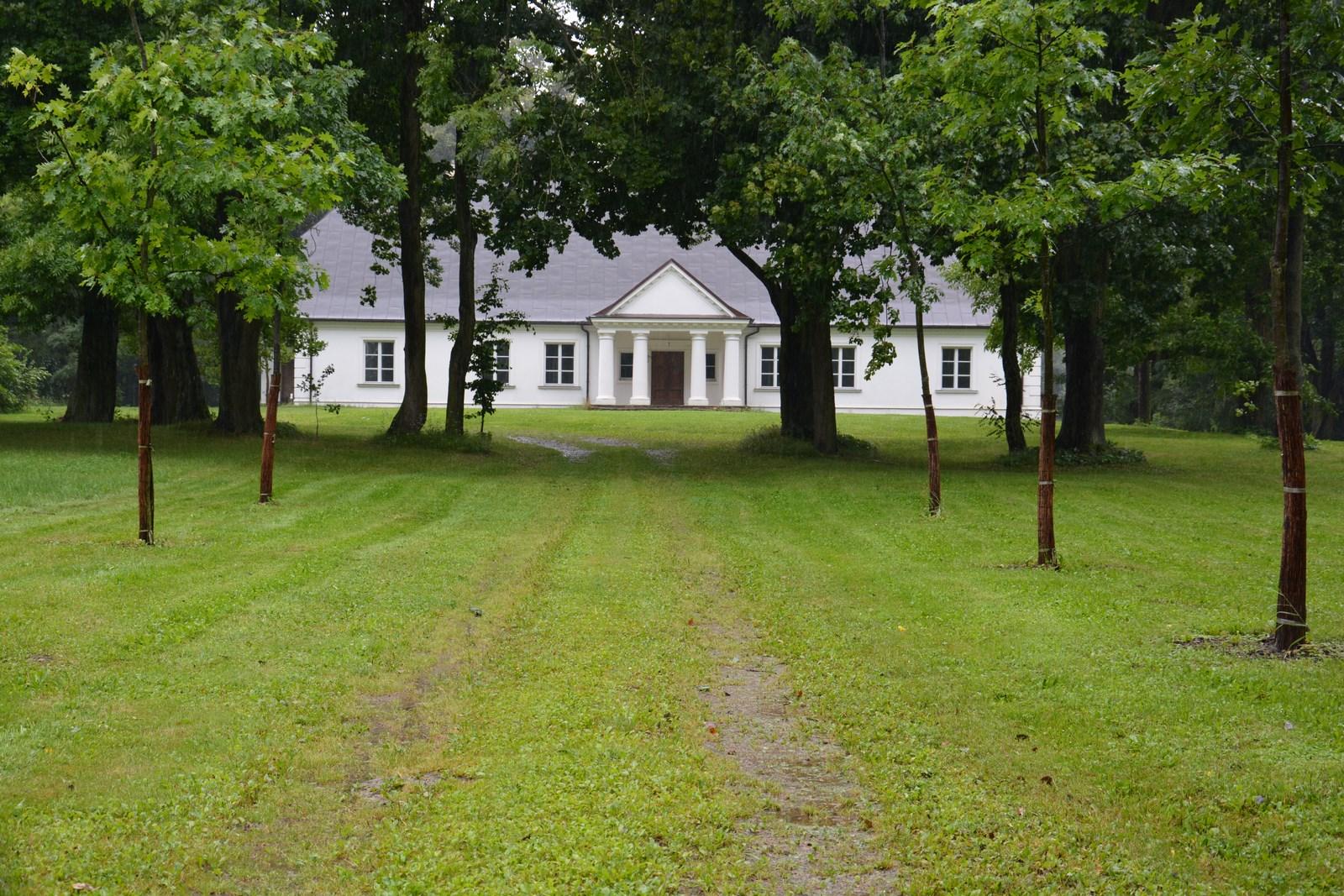 Dworek w parku
