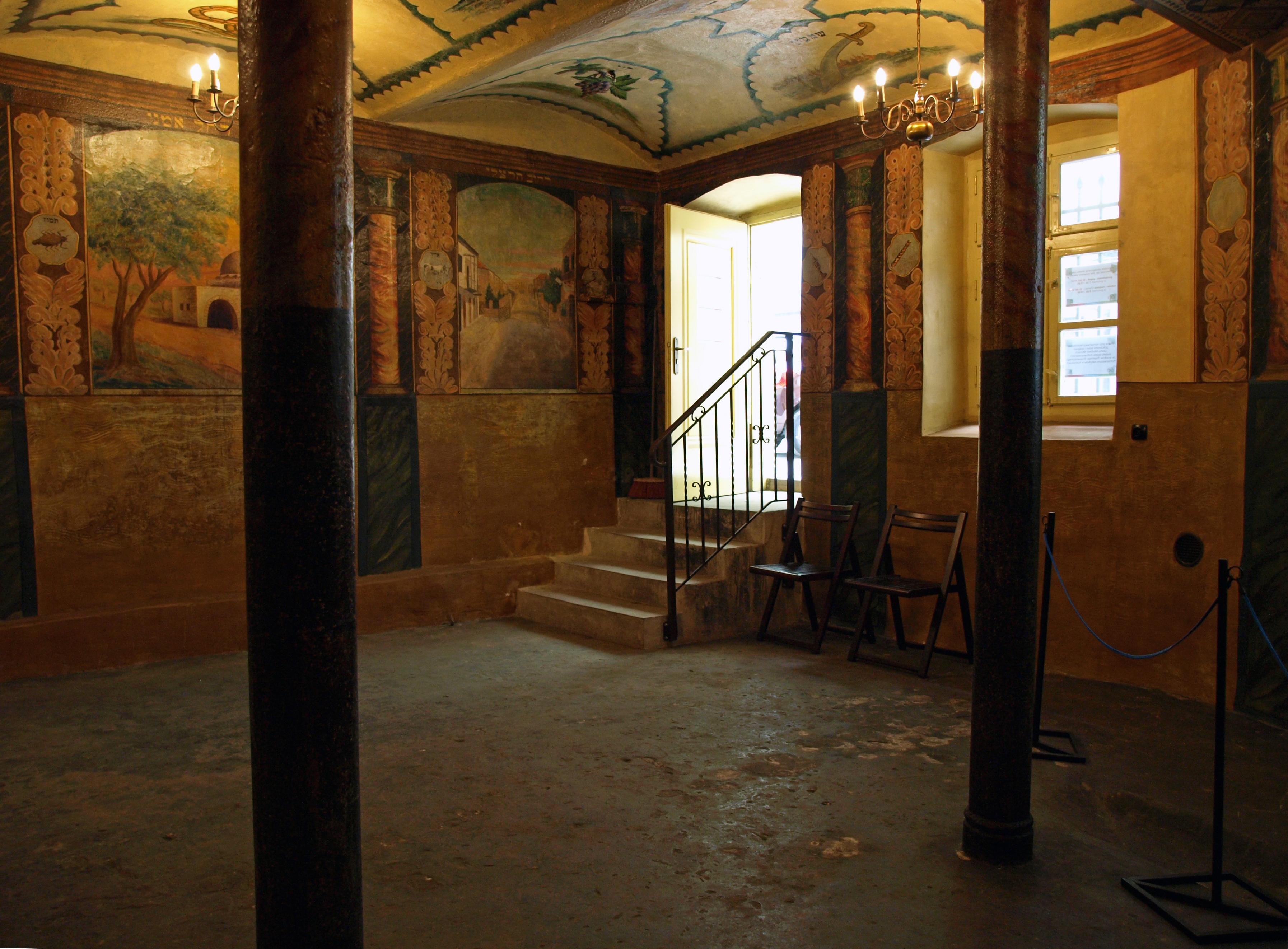 Wnętrze synagogi
