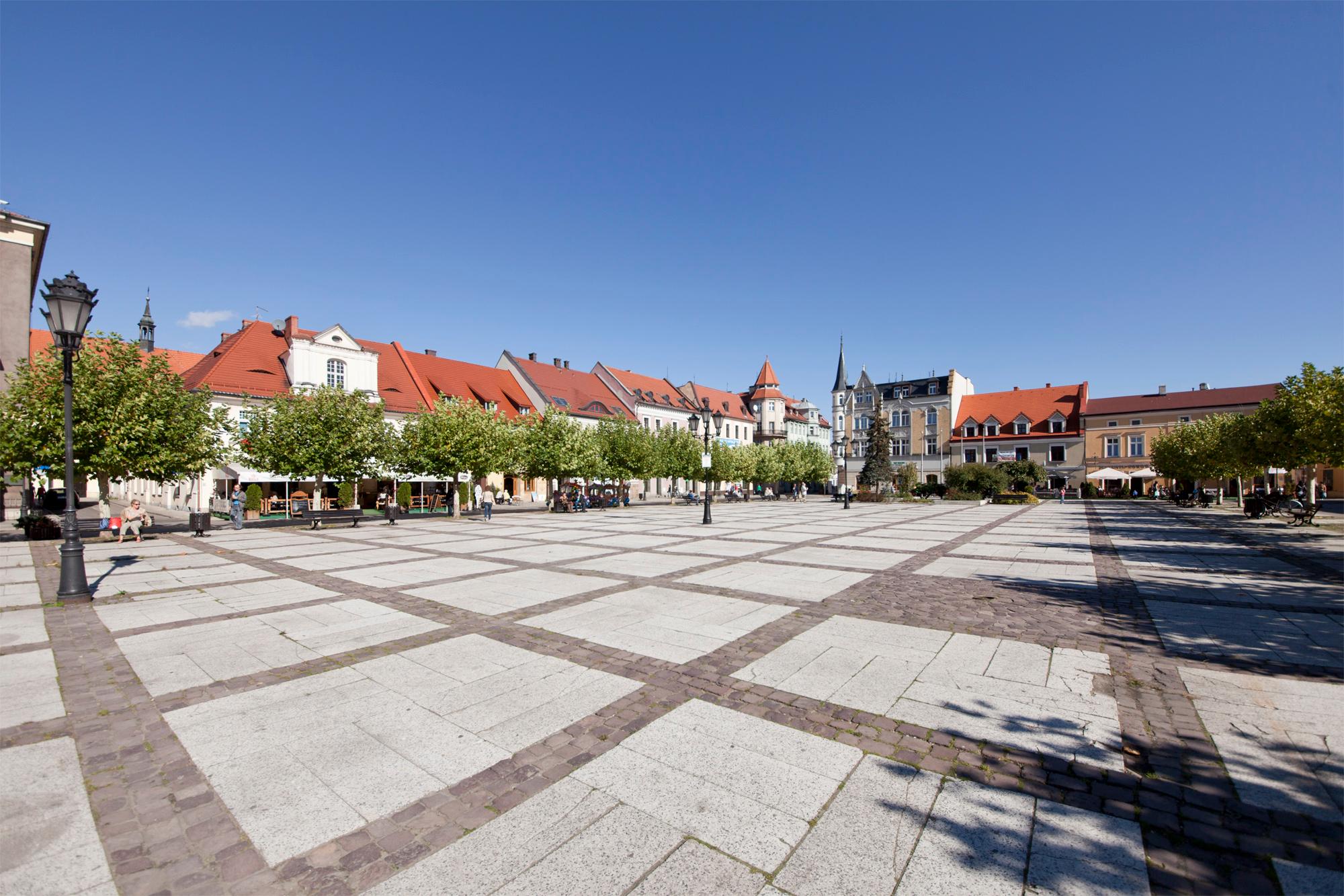 Rynek z kamienicami