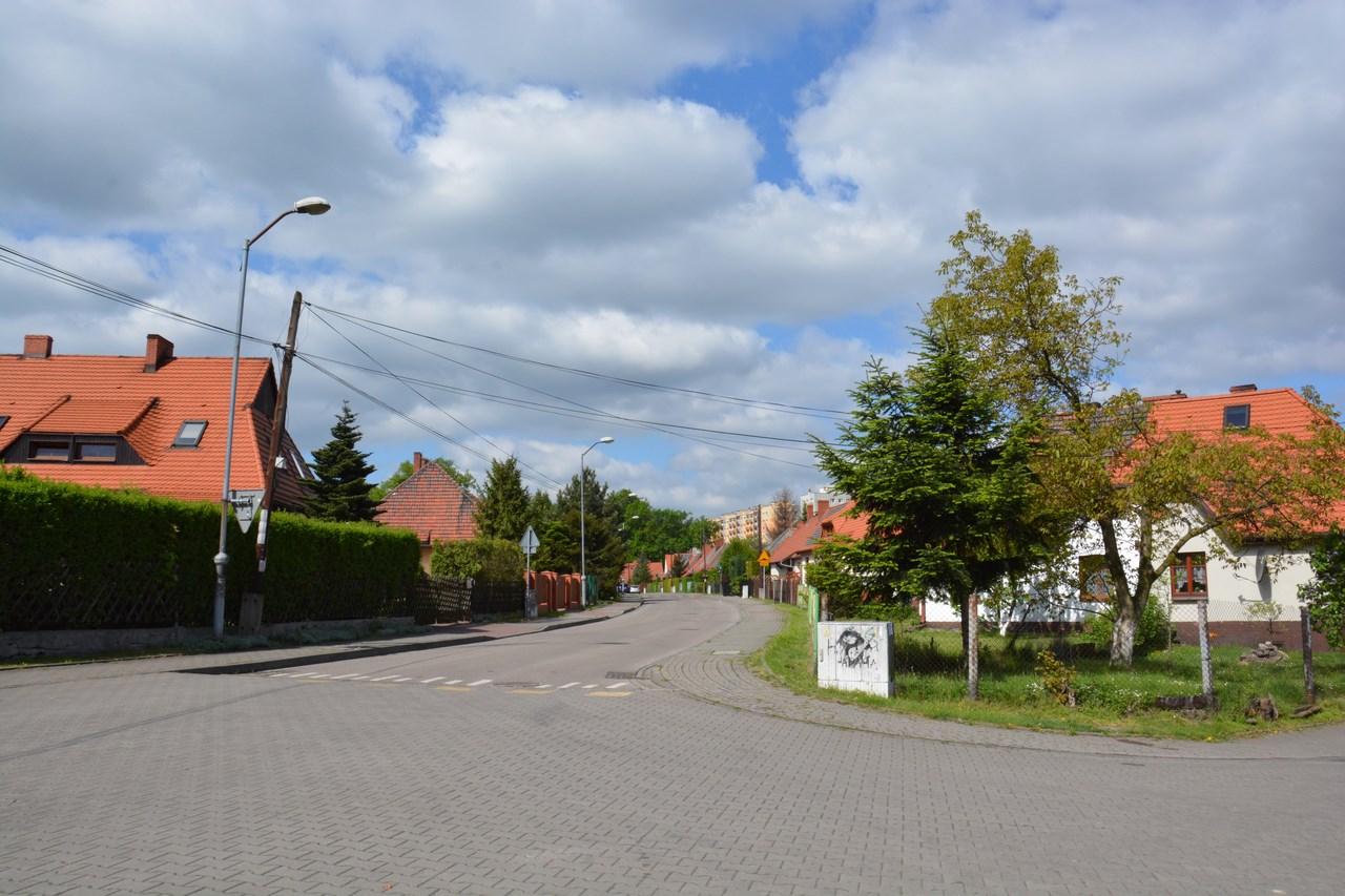 Domy mieszkalne z ulicą