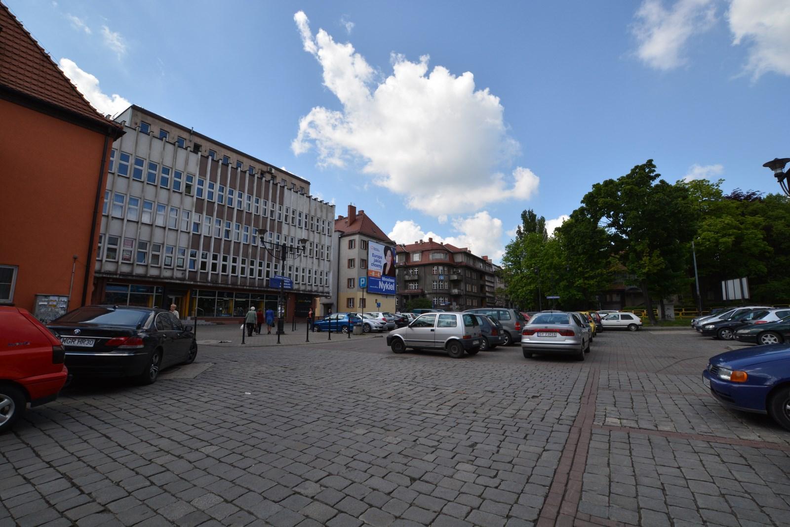 Parking z autami
