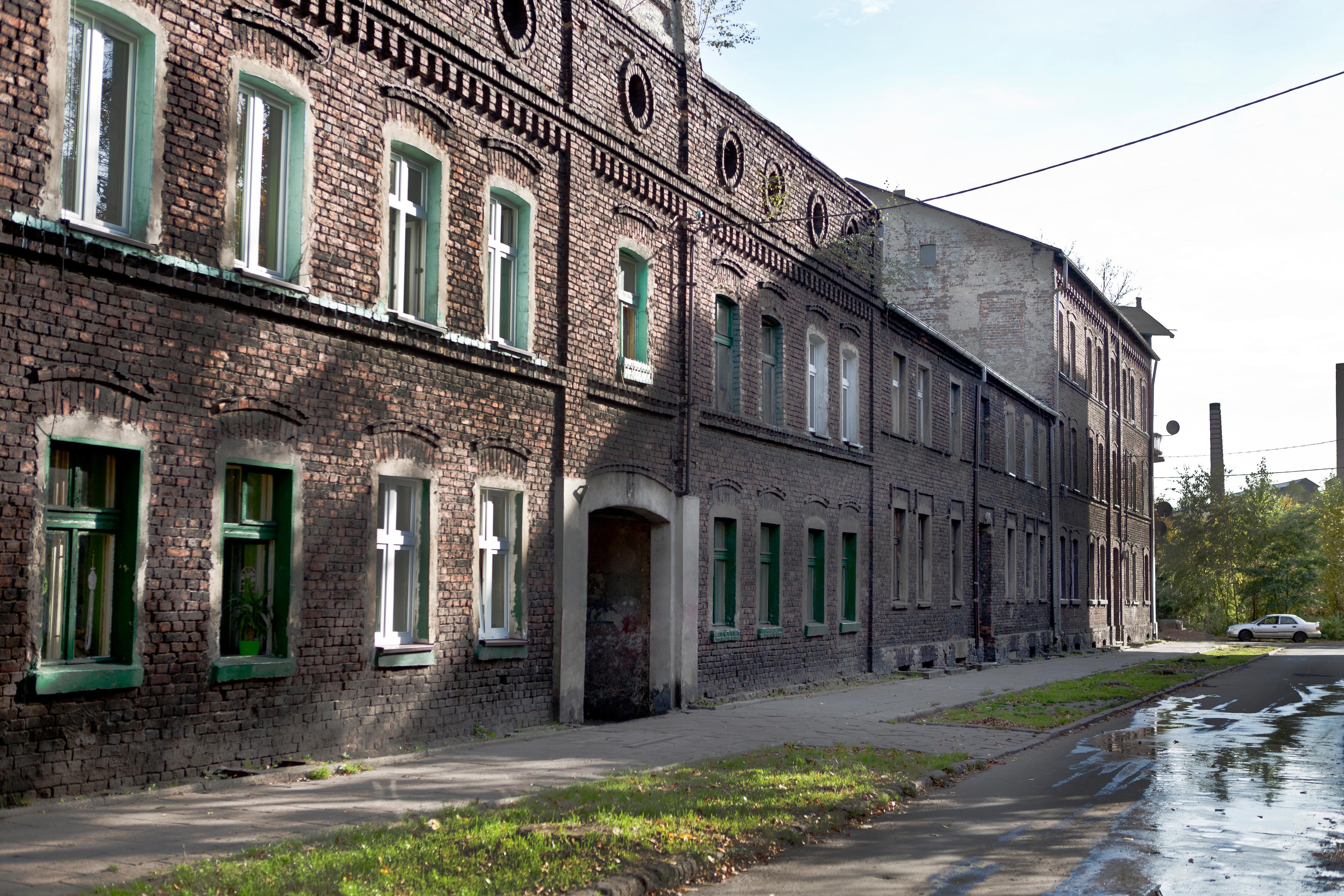 Ciąg kamienic