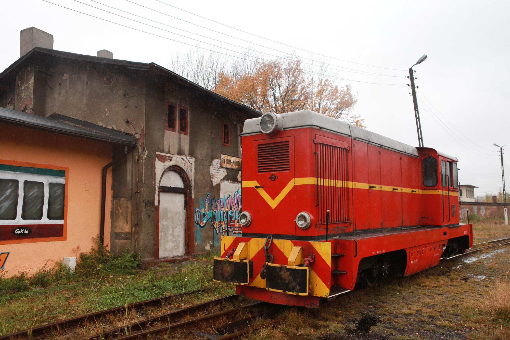 Pojazd spalinowy na torach