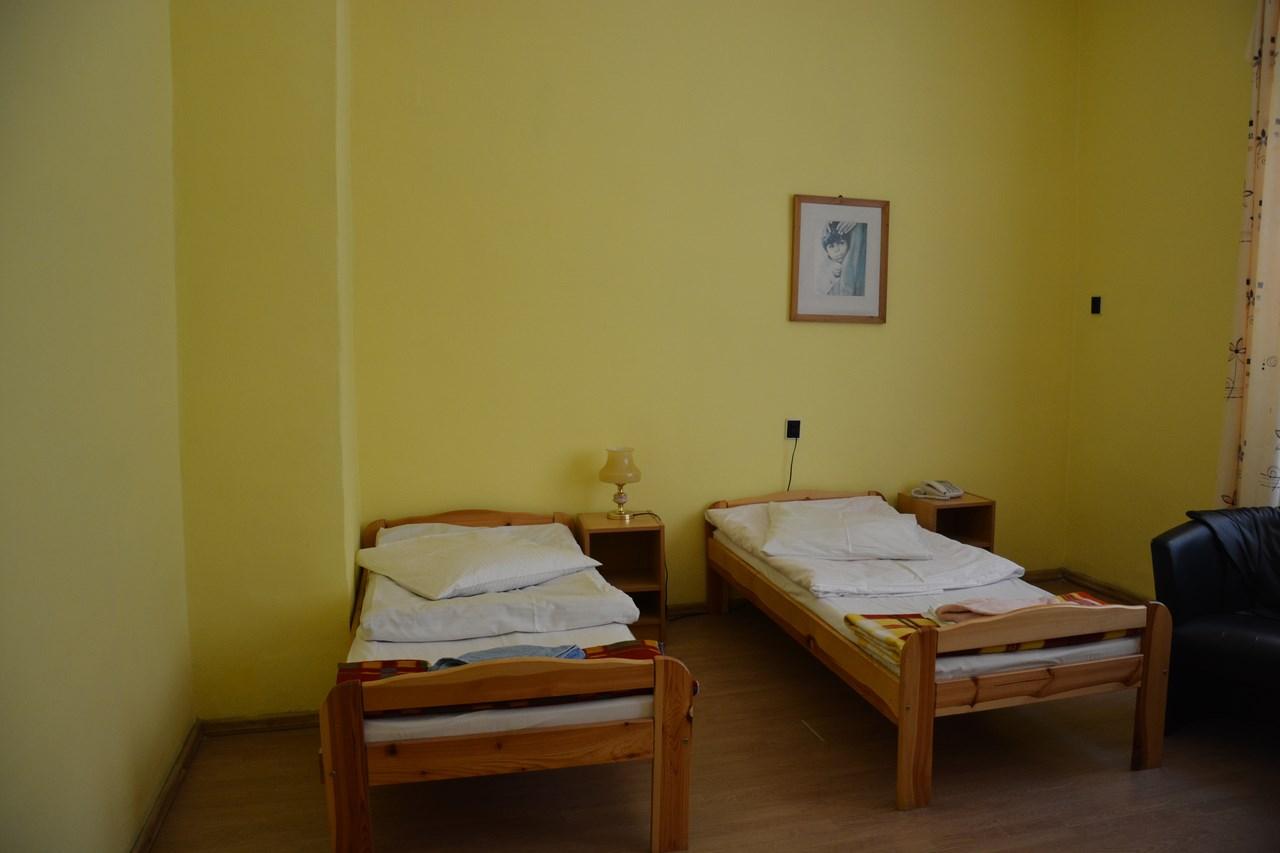 Łózka w pokoju
